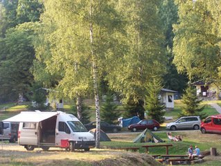 Hvorfor camping er bedre enn storbyferie